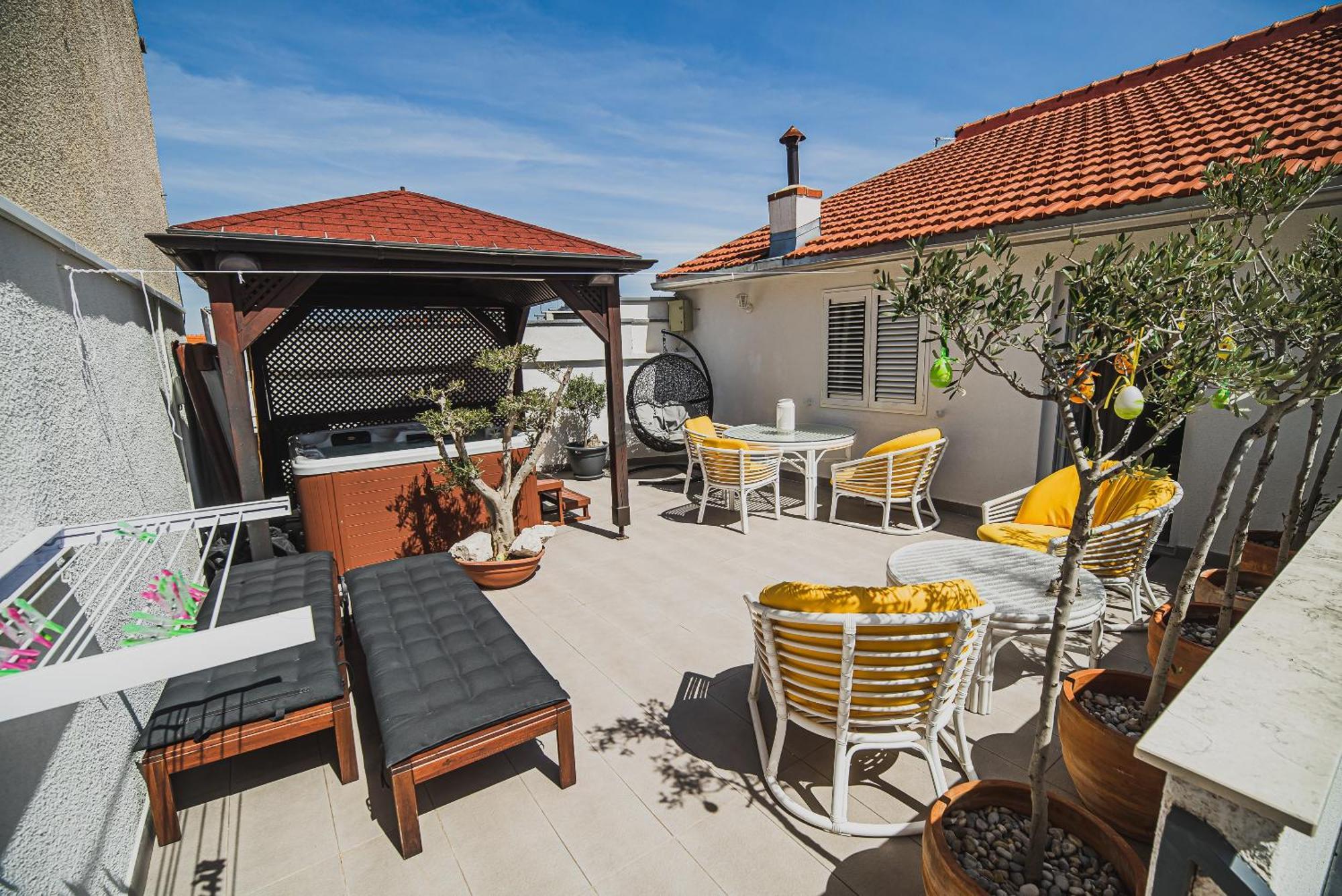 Downtown Luxury Apartments With Hot Tub Vodice Cameră foto