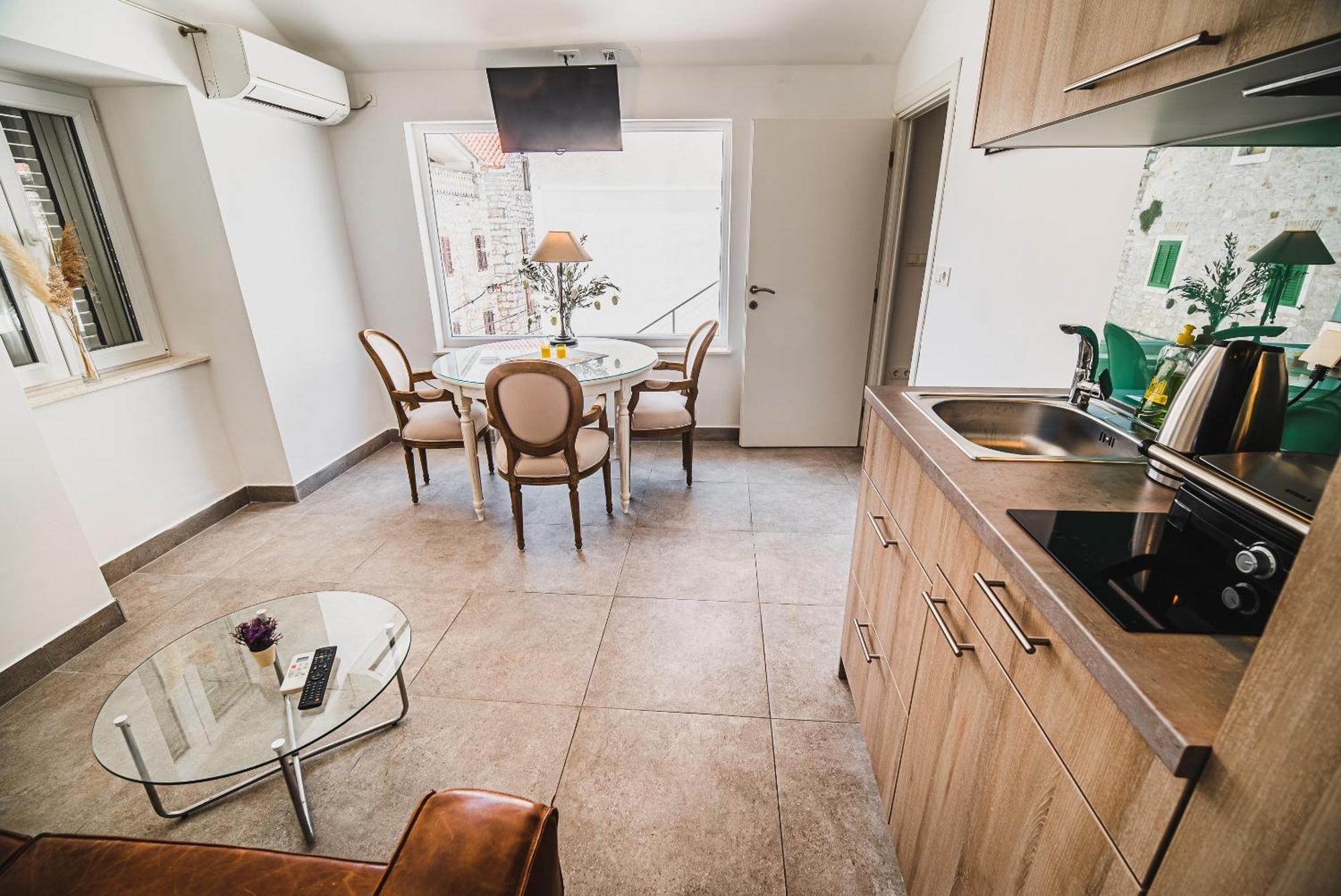 Downtown Luxury Apartments With Hot Tub Vodice Cameră foto