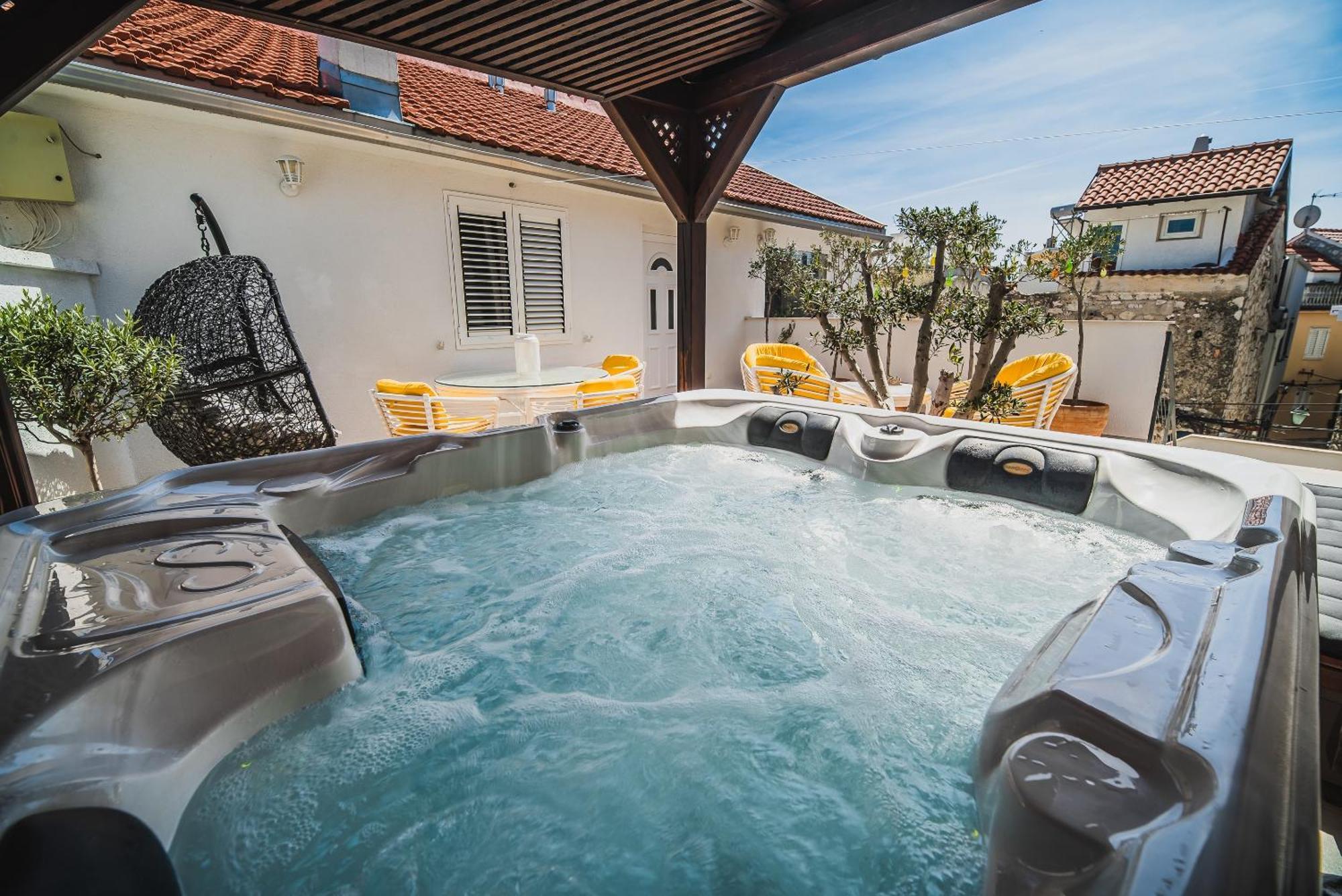 Downtown Luxury Apartments With Hot Tub Vodice Cameră foto
